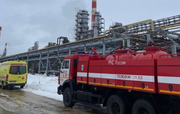 Українські дрони вночі атакували одразу три НПЗ в Росії, - джерело
Українські дрони вночі атакували одразу три НПЗ в Росії, - джерело