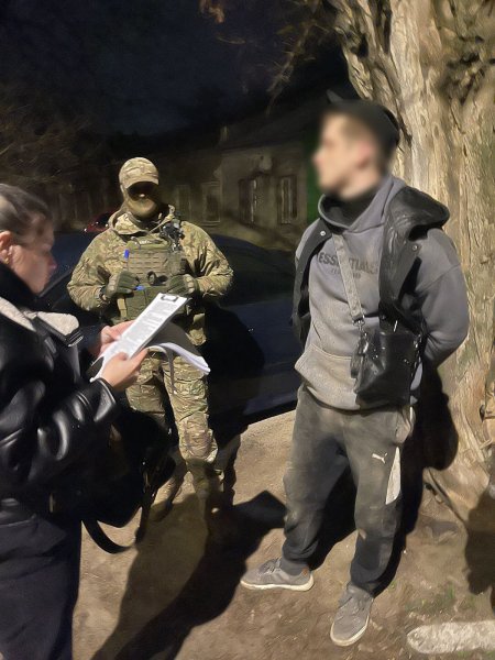 На Одещині викрили наркодилерів, які розповсюджували "товар" по всій Україні
На Одещині викрили наркодилерів, які розповсюджували "товар" по всій Україні