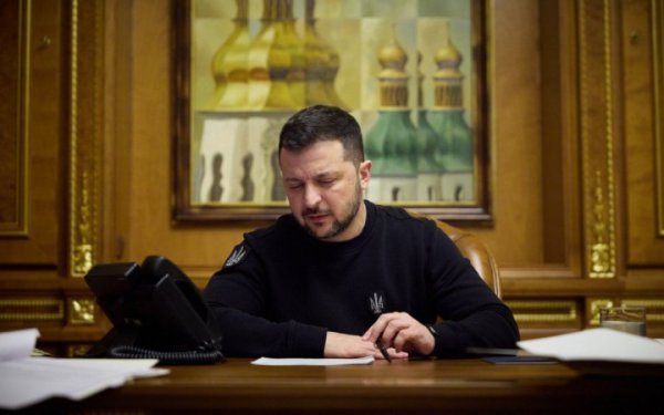 Виробництво снарядів та фортифікації: Зеленський провів засідання Ставки
Виробництво снарядів та фортифікації: Зеленський провів засідання Ставки