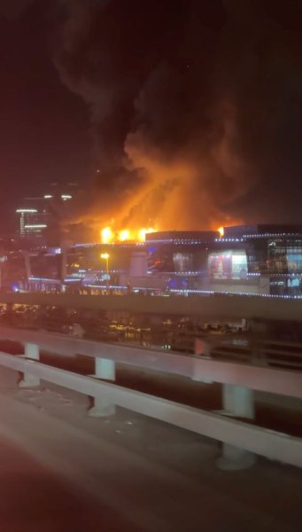 В Росії повідомляють про стрілянину в ТЦ під Москвою: багато загиблих
В Росії повідомляють про стрілянину в ТЦ під Москвою: багато загиблих