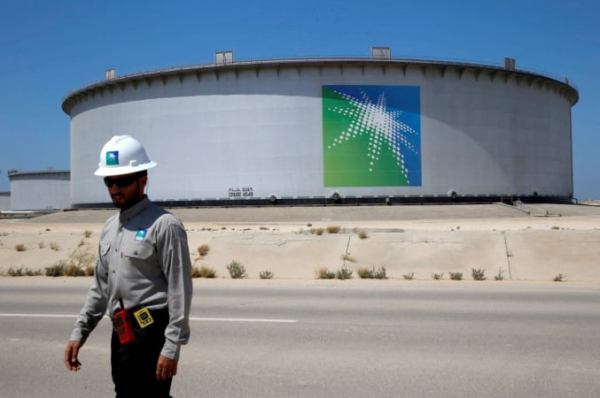 Прибыль крупнейшей в мире нефтяной компании Saudi Aramco за год упала на 25%
Прибыль крупнейшей в мире нефтяной компании Saudi Aramco за год упала на 25%