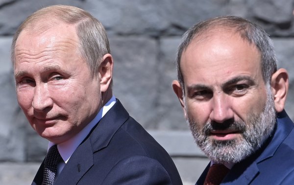Геть від Москви. Як Вірменія бере курс на ЄС та якою може бути реакція Росії
Геть від Москви. Як Вірменія бере курс на ЄС та якою може бути реакція Росії