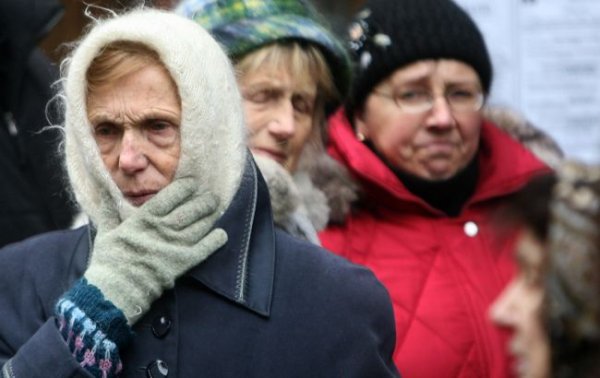 Пенсійні перспективи українців: солідарне жебрацтво чи індивідуальні накопичення
Пенсійні перспективи українців: солідарне жебрацтво чи індивідуальні накопичення