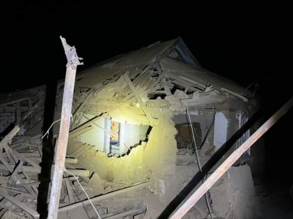 Обломки "Шахеда" упали на многоэтажку в Кривом Роге, вспыхнул пожар &minus; ОВА