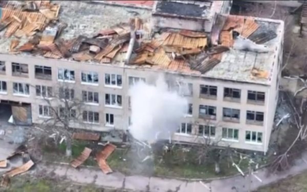 Бійці ССО знищили в Херсонській області російський "Муром-М" та скупчення антен для FPV дронів
Бійці ССО знищили в Херсонській області російський "Муром-М" та скупчення антен для FPV дронів