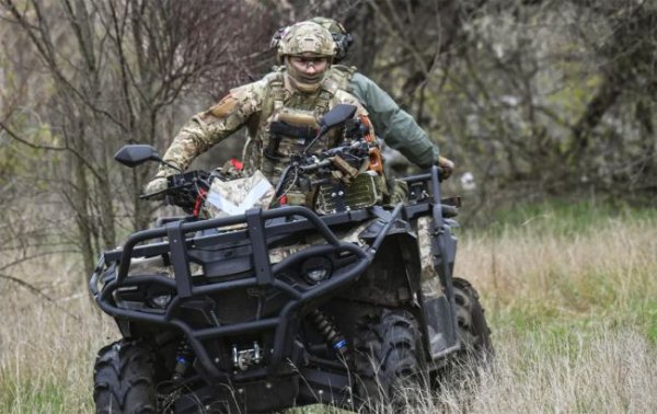"Колимажні штурми". У ЗСУ назвали причину використання росіянами квадроциклів на фронті
"Колимажні штурми". У ЗСУ назвали причину використання росіянами квадроциклів на фронті