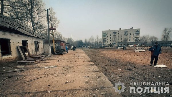 Росіяни продовжують терор Сумщини
Росіяни продовжують терор Сумщини