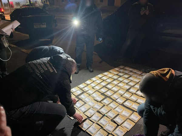 На Одещині викрили наркодилерів, які розповсюджували "товар" по всій Україні
На Одещині викрили наркодилерів, які розповсюджували "товар" по всій Україні
