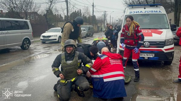 Унаслідок атаки на Одесу загинули 16 людей, 73 поранені (оновлено)
Унаслідок атаки на Одесу загинули 16 людей, 73 поранені (оновлено)