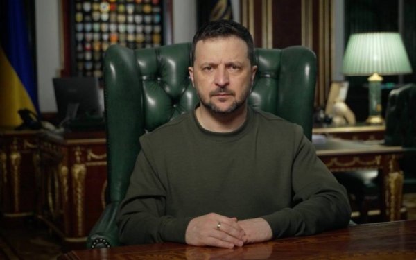 Зеленський подякував Силам оборони за "нову українську далекобійність", яка б’є по вразливим військовим цілям у РФ
Зеленський подякував Силам оборони за "нову українську далекобійність", яка б’є по вразливим військовим цілям у РФ