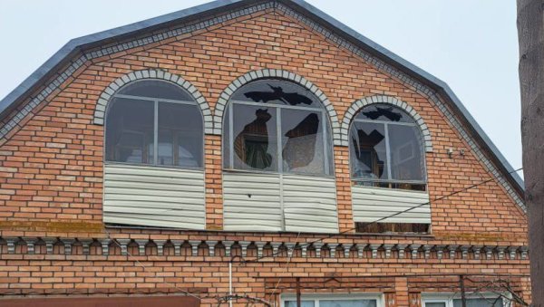 Російські окупанти обстріляли Нікополь артилерією та дронами
Російські окупанти обстріляли Нікополь артилерією та дронами