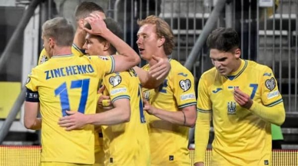 "Украинцы есть и будут!" – Зеленский поблагодарил сборную Украины по футболу "Украинцы есть и будут!" – Зеленский поблагодарил сборную Украины по футболу