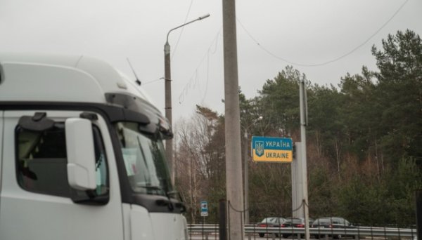 Поляки розблокували всі пункти пропуску на кордоні з Україною Поляки розблокували всі пункти пропуску на кордоні з Україною