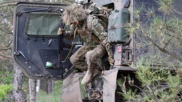 Россия снова потеряла более тысячи военных за сутки Россия снова потеряла более тысячи военных за сутки