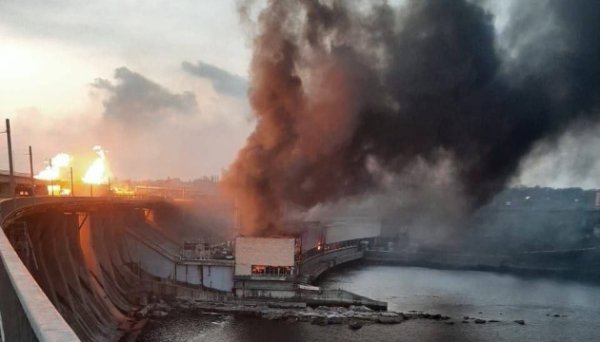 Небезпеки руйнування гідроспоруд на Дніпрі та Дністрі немає - експерт Небезпеки руйнування гідроспоруд на Дніпрі та Дністрі немає - експерт