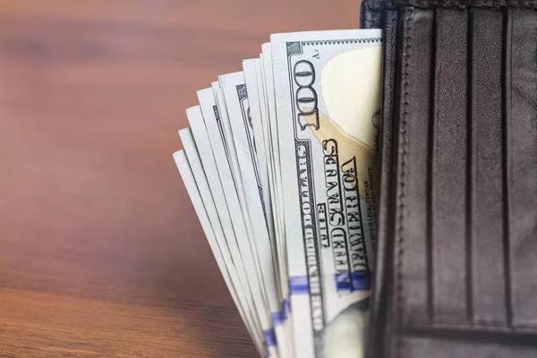 Курс валют на 22 апреля: доллар в банках вырос на 11 копеек
Курс валют на 22 апреля: доллар в банках вырос на 11 копеек