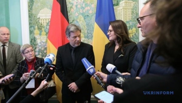 Україна і Німеччина обговорили проєкти у сфері енергетики та оборони Україна і Німеччина обговорили проєкти у сфері енергетики та оборони