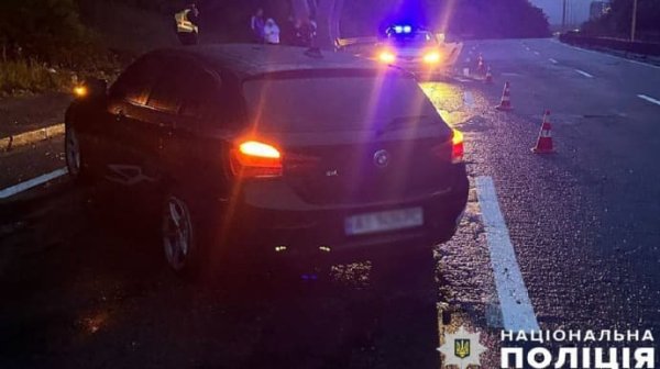В Киеве выпивший водитель BMW сбил насмерть женщину В Киеве выпивший водитель BMW сбил насмерть женщину