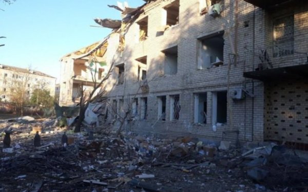 Обстріли Херсонщини: російські війська поранили людину та пошкодили газогін
Обстріли Херсонщини: російські війська поранили людину та пошкодили газогін