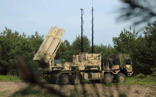 Слідом за Patriot: Україна працює з Німеччиною над отриманням додаткової IRIS-T, – Зеленський
Слідом за Patriot: Україна працює з Німеччиною над отриманням додаткової IRIS-T, – Зеленський