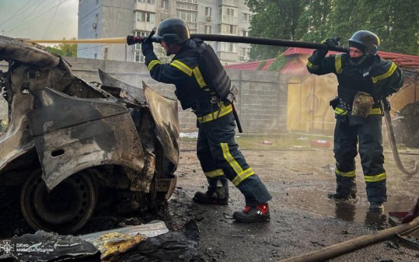 У Миколаєві під час гасіння пожежі постраждало 5 рятувальників
У Миколаєві під час гасіння пожежі постраждало 5 рятувальників
