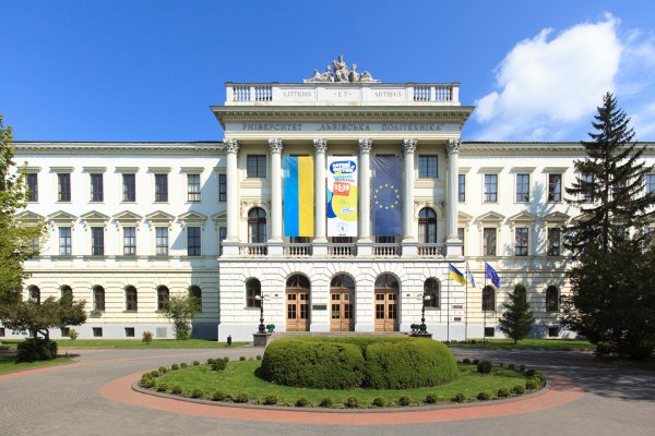 В Україні об'єднують університети. Навіщо це роблять і хто підпаде під укрупнення
В Україні об'єднують університети. Навіщо це роблять і хто підпаде під укрупнення