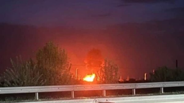 В России на Кубани беспилотники атаковали НПЗ В России на Кубани беспилотники атаковали НПЗ