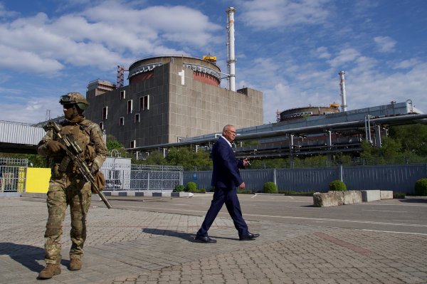 Працівник ЗАЕС Олексій Мельничук: Росіяни перетворили атомну станцію на військову базу
Працівник ЗАЕС Олексій Мельничук: Росіяни перетворили атомну станцію на військову базу