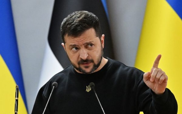 Зеленський про обстріл Дніпра: ППО зараз має бути не на складах, а у реальних містах
Зеленський про обстріл Дніпра: ППО зараз має бути не на складах, а у реальних містах