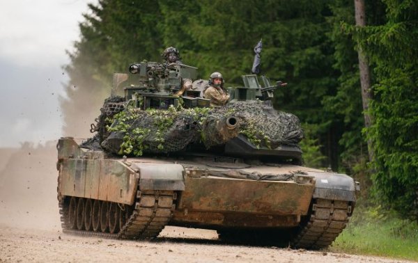 Україна тимчасово відводить з поля бою танки Abrams для зміни тактики їх використання, - AP
Україна тимчасово відводить з поля бою танки Abrams для зміни тактики їх використання, - AP
