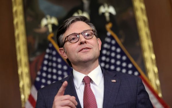 Персона №3 у США. Хто такий Майк Джонсон і як його кар'єра залежить від допомоги Україні
Персона №3 у США. Хто такий Майк Джонсон і як його кар'єра залежить від допомоги Україні