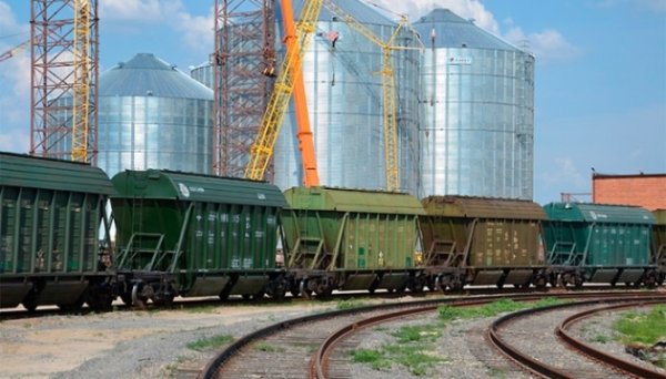 Укрзалізниця у квітні перевезла на експорт 2,2 мільйона тонн зернових Укрзалізниця у квітні перевезла на експорт 2,2 мільйона тонн зернових