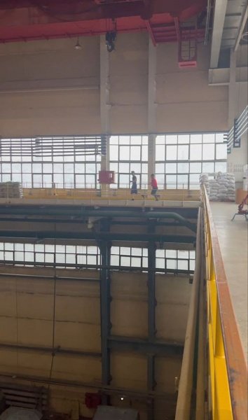 Працівник ЗАЕС Олексій Мельничук: Росіяни перетворили атомну станцію на військову базу
Працівник ЗАЕС Олексій Мельничук: Росіяни перетворили атомну станцію на військову базу