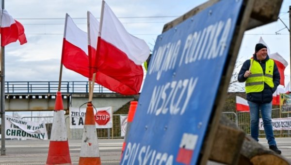 Посол України закликав польських фермерів припинити блокаду кордону Посол України закликав польських фермерів припинити блокаду кордону