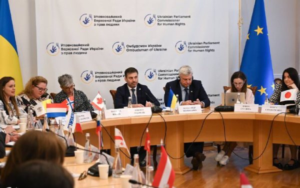 Омбудсман провів засідання Робочої групи щодо звільнення полонених
Омбудсман провів засідання Робочої групи щодо звільнення полонених
