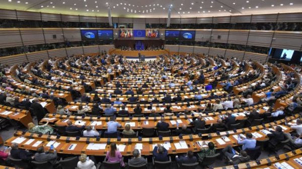 Евродепутат: В случае успеха "голосов Кремля" на выборах поддержка Украины может уменьшиться Евродепутат: В случае успеха "голосов Кремля" на выборах поддержка Украины может уменьшиться