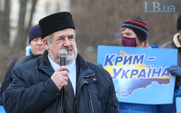 Російські окупанти агітують жителів Криму вступати в особливий підрозділ Росгвардії, - Чубаров
Російські окупанти агітують жителів Криму вступати в особливий підрозділ Росгвардії, - Чубаров