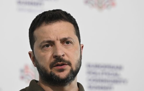 Зеленський: для контрнаступу в нас немає снарядів, тільки для захисту
Зеленський: для контрнаступу в нас немає снарядів, тільки для захисту