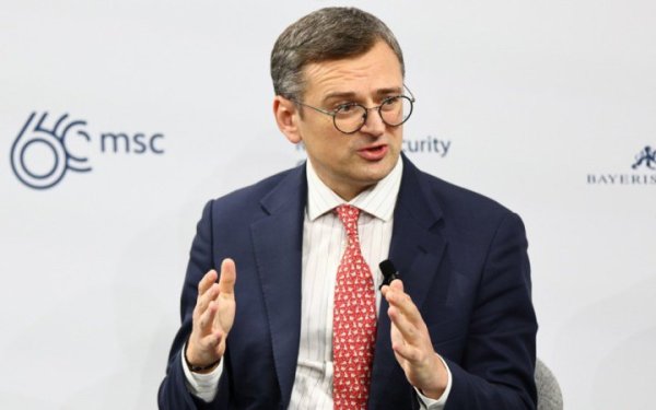 Україна може позичити сім систем Patriot у союзників, - Кулеба
Україна може позичити сім систем Patriot у союзників, - Кулеба