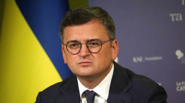 Кулеба подтвердил прекращение предоставления консульских услуг мужчинам призывного возраста Кулеба подтвердил прекращение предоставления консульских услуг мужчинам призывного возраста