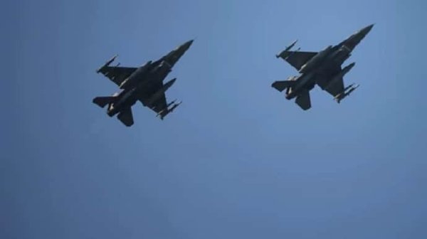 Украинские пилоты готовятся к полетам на F-16 во Франции – СМИ Украинские пилоты готовятся к полетам на F-16 во Франции – СМИ