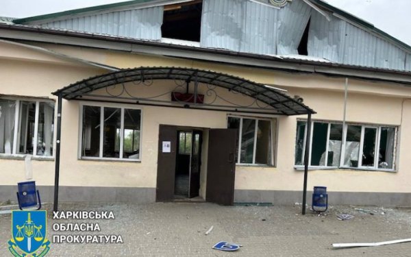 Кількість поранених внаслідок удару по вокзалу в Балаклії зросла до 13
Кількість поранених внаслідок удару по вокзалу в Балаклії зросла до 13