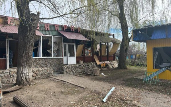 Окупанти вдарили КАБами по Боровій на Харківщині
Окупанти вдарили КАБами по Боровій на Харківщині
