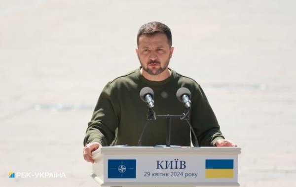 Зеленський обговорив зі Столтенбергом фонд на 100 млрд євро для України
Зеленський обговорив зі Столтенбергом фонд на 100 млрд євро для України