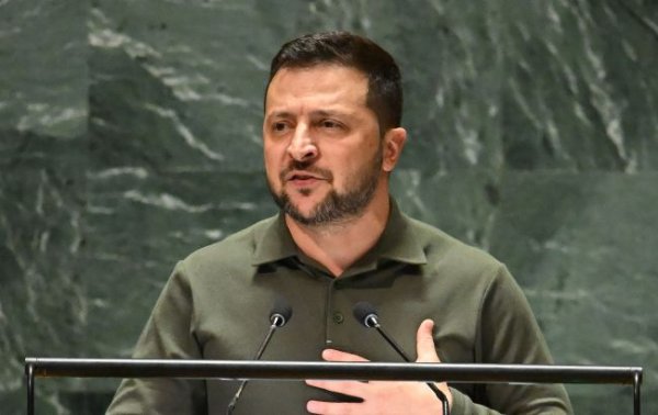 Зеленський назвав можливий варіант залучення західних військ до захисту України
Зеленський назвав можливий варіант залучення західних військ до захисту України