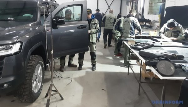 На Прикарпатті понад 100 авто отримали посилений захист завдяки релокованому підприємству На Прикарпатті понад 100 авто отримали посилений захист завдяки релокованому підприємству