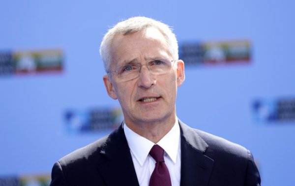 Столтенберг висловився про ідею передати "Рамштайн" під контроль НАТО
Столтенберг висловився про ідею передати "Рамштайн" під контроль НАТО