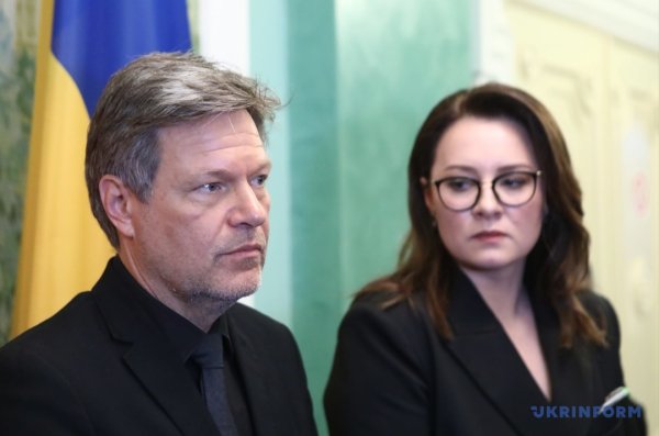 Україна і Німеччина обговорили проєкти у сфері енергетики та оборони Україна і Німеччина обговорили проєкти у сфері енергетики та оборони