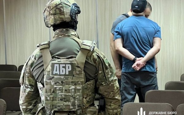 На харківщині правоохоронці намагалися видурити $100 тисяч у людей, яких перевіряли на колабораціонізм
На харківщині правоохоронці намагалися видурити $100 тисяч у людей, яких перевіряли на колабораціонізм