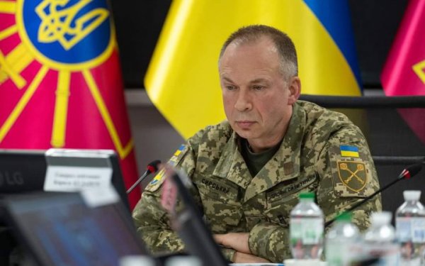 Сирський: Ситуація на фронті загострилась, росіяни зосередили зусилля на кількох напрямках
Сирський: Ситуація на фронті загострилась, росіяни зосередили зусилля на кількох напрямках